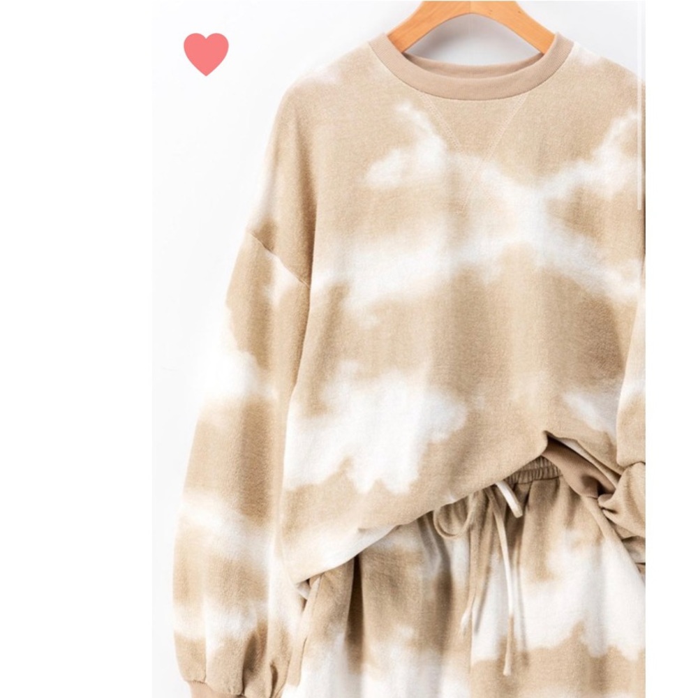 Tan tie dye loungewear set shorts and top - Picture 3 of 7